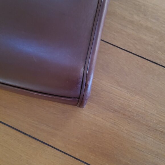 Vintage Coach Mahogony Court Crossbody Handbag 9870 - Picture 8 of 16